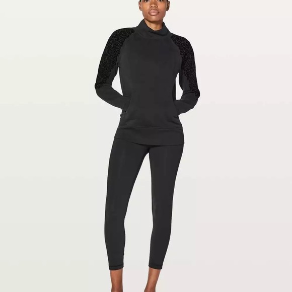 LULULEMON Scuba Floral Flock Pullover Half Zip *Special Edition Black 6 Like New - Picture 3 of 14